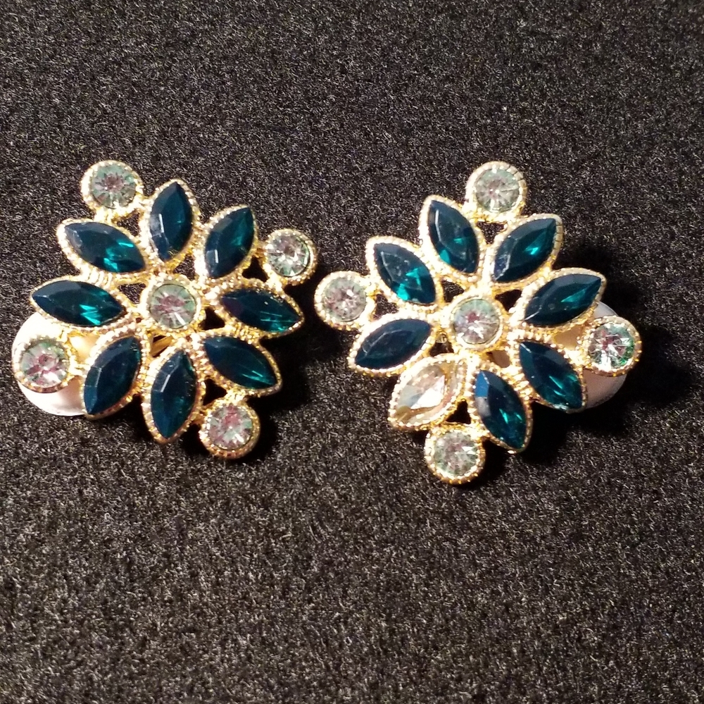 Emerald Rhinestone Clip on Earrings